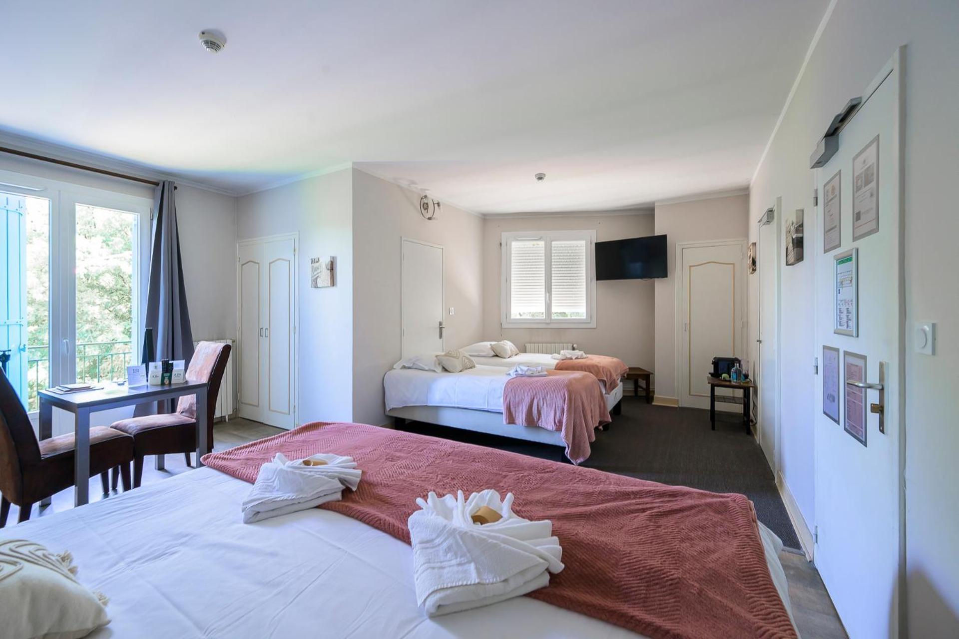 Hotel De La Beauronne Chancelade Екстериор снимка